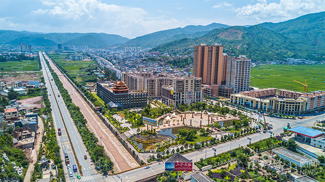 01 南涧县城新景.jpg